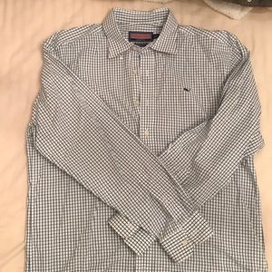 Vineyard vines button down shirt